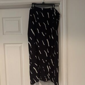 NWOT LOFT Monochrome Abstract Skirt